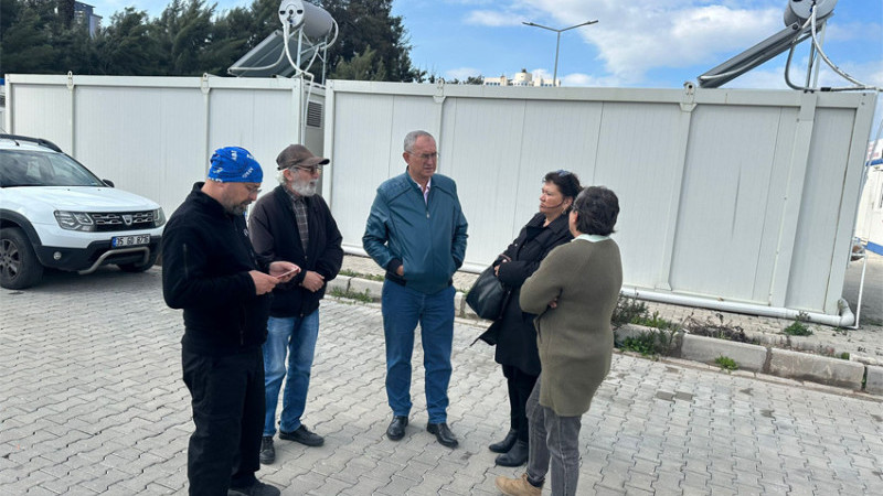 İzmirli depremzedelerin dramı. VİDEO İZLE