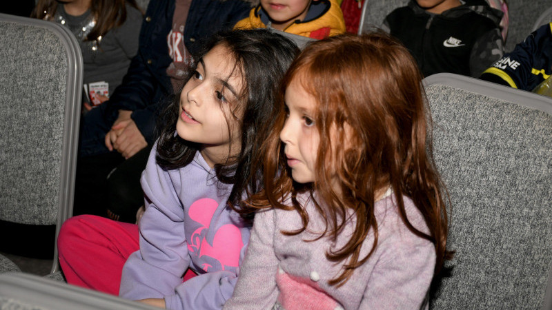 DEPREMZEDE ÇOCUKLAR İÇİN SİNEMA ETKİNLİĞİ