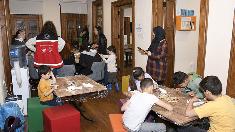 DEPREMZEDE ÇOCUKLAR İÇİN EĞLENCELİ ATÖLYELER