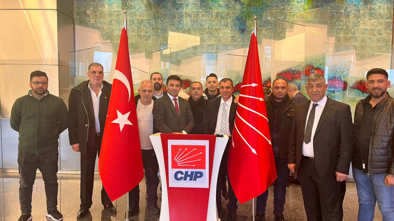 Kılıçdaroğlu’nun Roman müzisyenleri sahnede