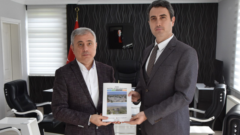 Kaymakam Kuruca'ya Rapor Takdimi