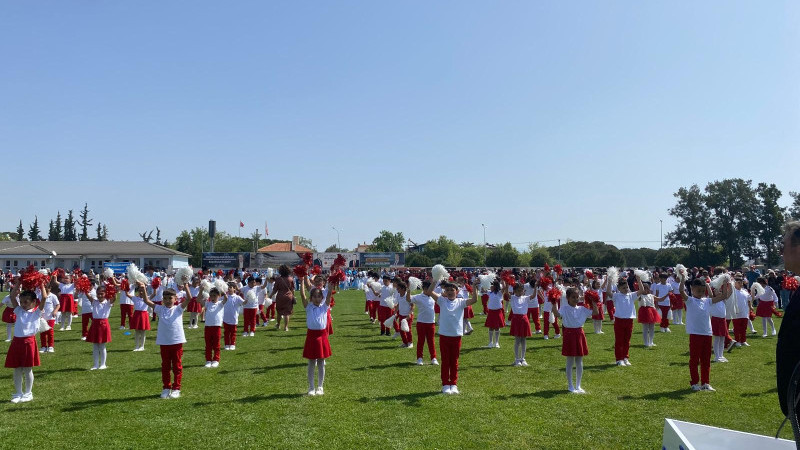 23 Nisan, Didim Atatürk Stadı'nda kutlandı.