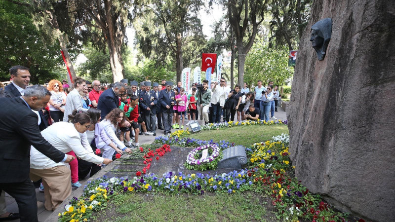 Zübeyde Hanım’ın huzurunda duygulu Anneler Günü 