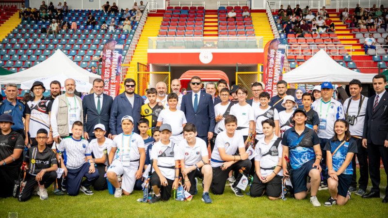 Didimli okçular Düzce'den 2 altın 1 gümüş ile döndü