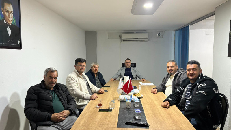 Direksiyonu hiç bırakmamış biri, Bu odayı da doğru yöne götürür.