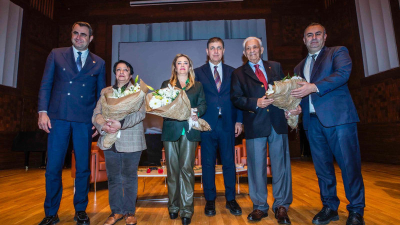 KALEMİYLE KARANLIĞA IŞIK TUTAN UĞUR MUMCU’YA GÖRKEMLİ ANMA