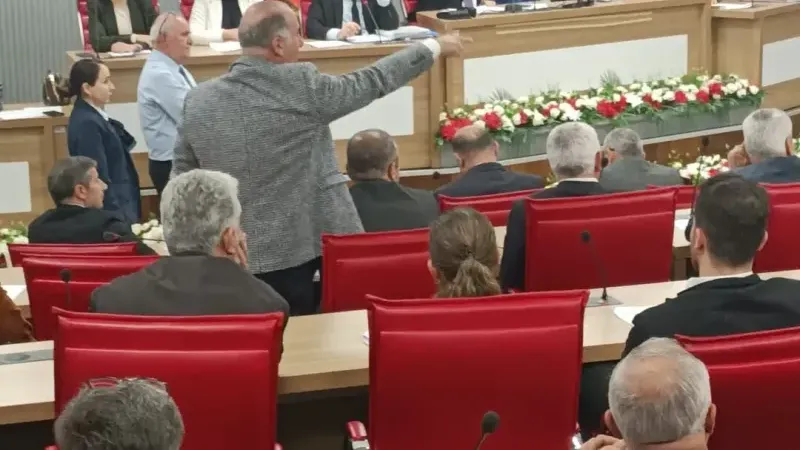 'Bacaksız' Gerginliği: Salonda Tansiyon Bir Anda Yükseldi