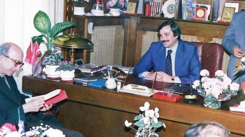 Kuşadası'nın eski Belediye Başkanı Engin Berberoğlu hayatını kaybetti