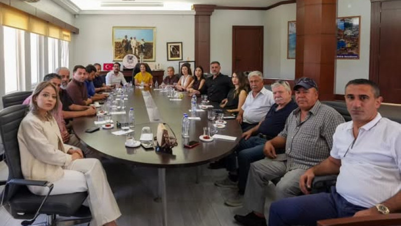 Hatice Gençay CHP’den ayrıldı: 20 meclis üyesi de istifa etti. Kazım Sınırtaş CHP'de kaldı