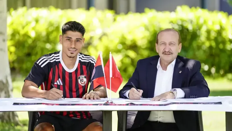 Kuşadasıspor’da İzlediğimiz Aydınlı Futbolcu Süper Lig’e İmza Attı