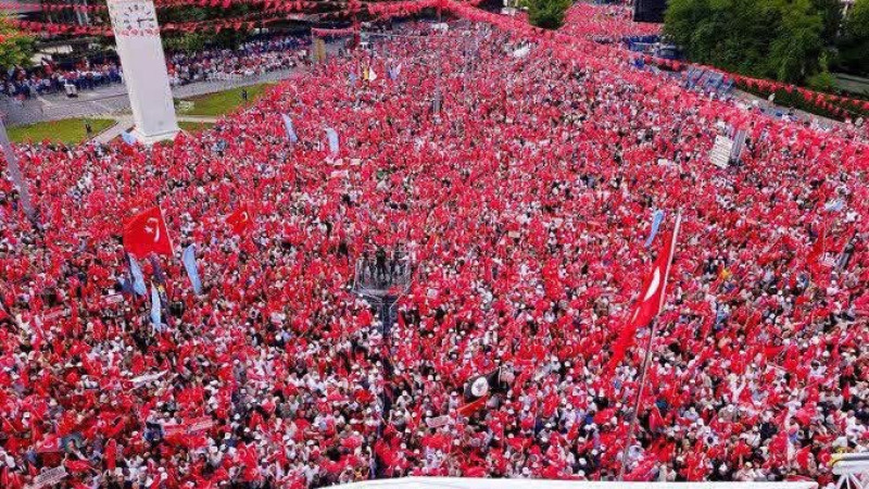 Mansur Yavaş, İyi Parti'nin 200 bin kişilik mitingine katıldı