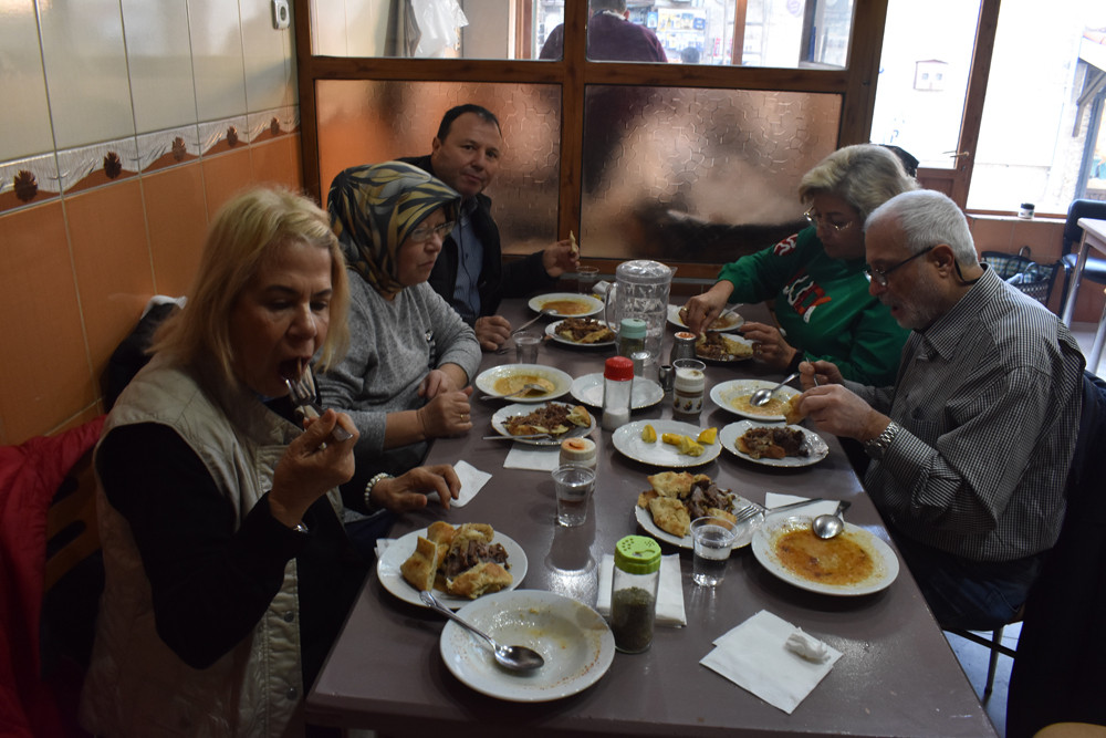 Tire Pazarı (Fotoğraflar: Mehmet Sarışın)