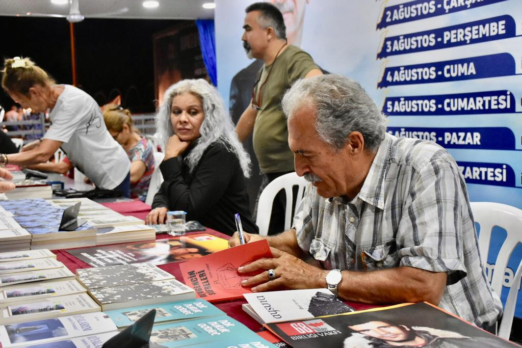 19. Altınkum Yazarlar Festivali usta kalemleri okurlarıyla buluşturdu.