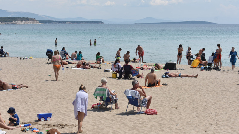 Didim Altınkum... Tarih: 22 Nisan 2023 Cumartesi. Bayramın ikinci günü